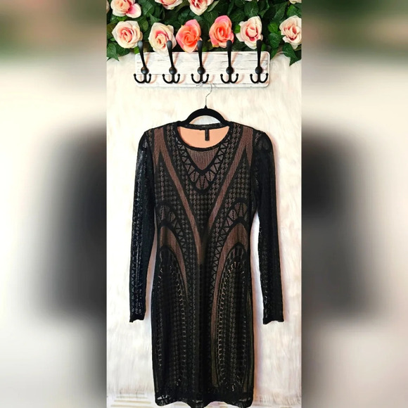 BCBGMaxAzria Dresses & Skirts - BCBG Max Azria Nude w/Black Overlay Sheath Dress